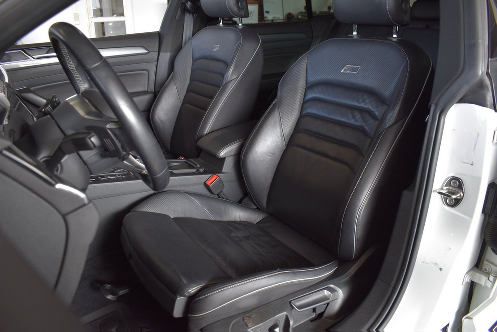 Volkswagen Arteon 2.0 TSI R-Line 4Motion Standhzg Pano foto 10