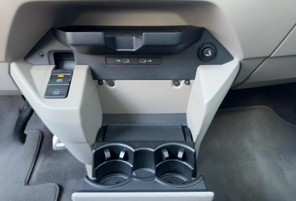 Volkswagen T7 Multivan Standheizung  Leder  Winterpaket foto 13