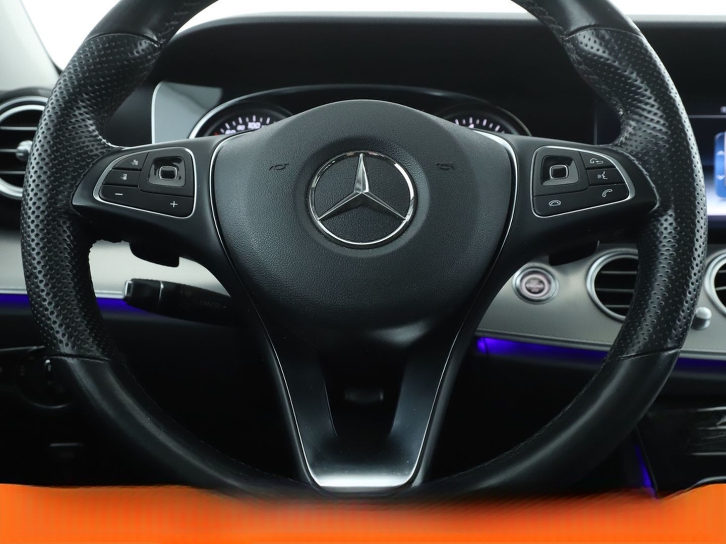 Mercedes-Benz E-Klasse E 250 T Avantgarde Aut.*NAVI*TEMPO*PLA* foto 19