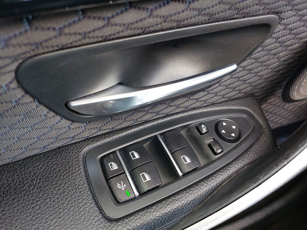 BMW 320i GT Aut. M Sport PANO SHZ PDC Harman Kardon foto 23