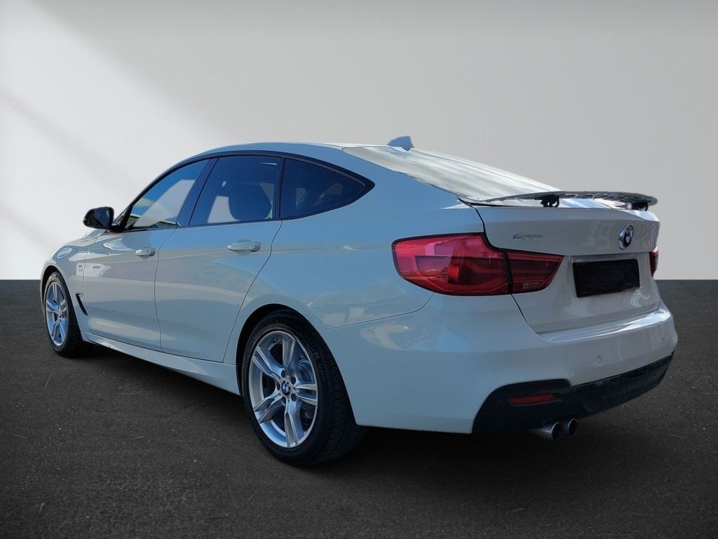 BMW 320i GT Aut. M Sport PANO SHZ PDC Harman Kardon foto 8