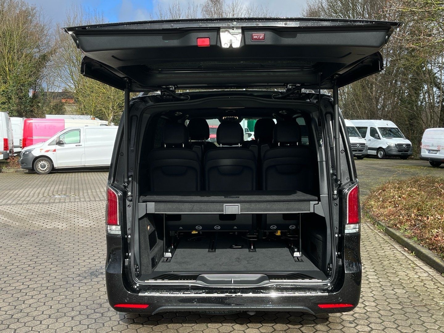 Mercedes-Benz V 300d Avantgarde 4x4 lang AMG AIRMATIC Pano 360 foto 16