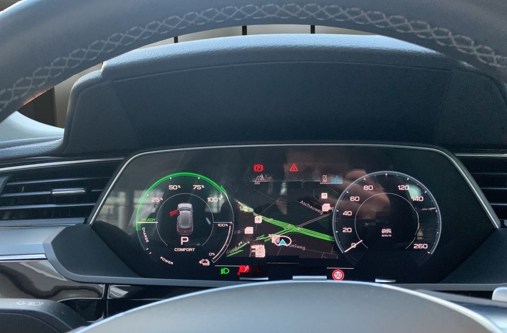 Audi Q8 e-tron 50 quattro ADVANCED MATRIX 19" AHK foto 9