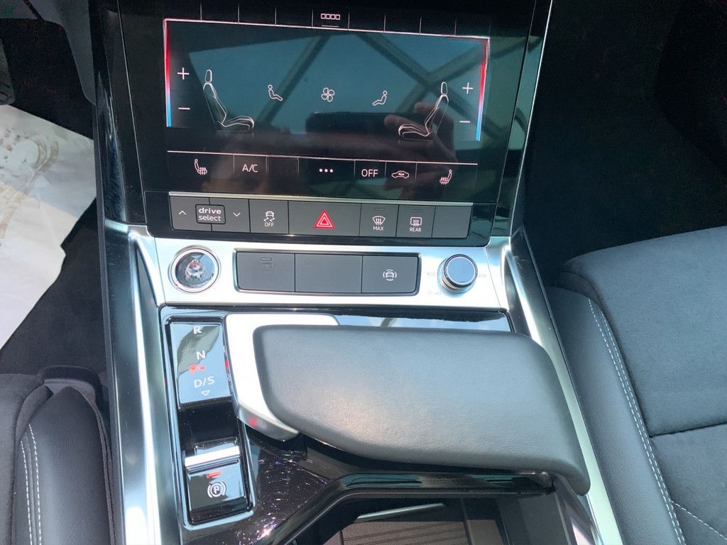 Audi Q8 e-tron 50 quattro ADVANCED MATRIX 19" AHK foto 10