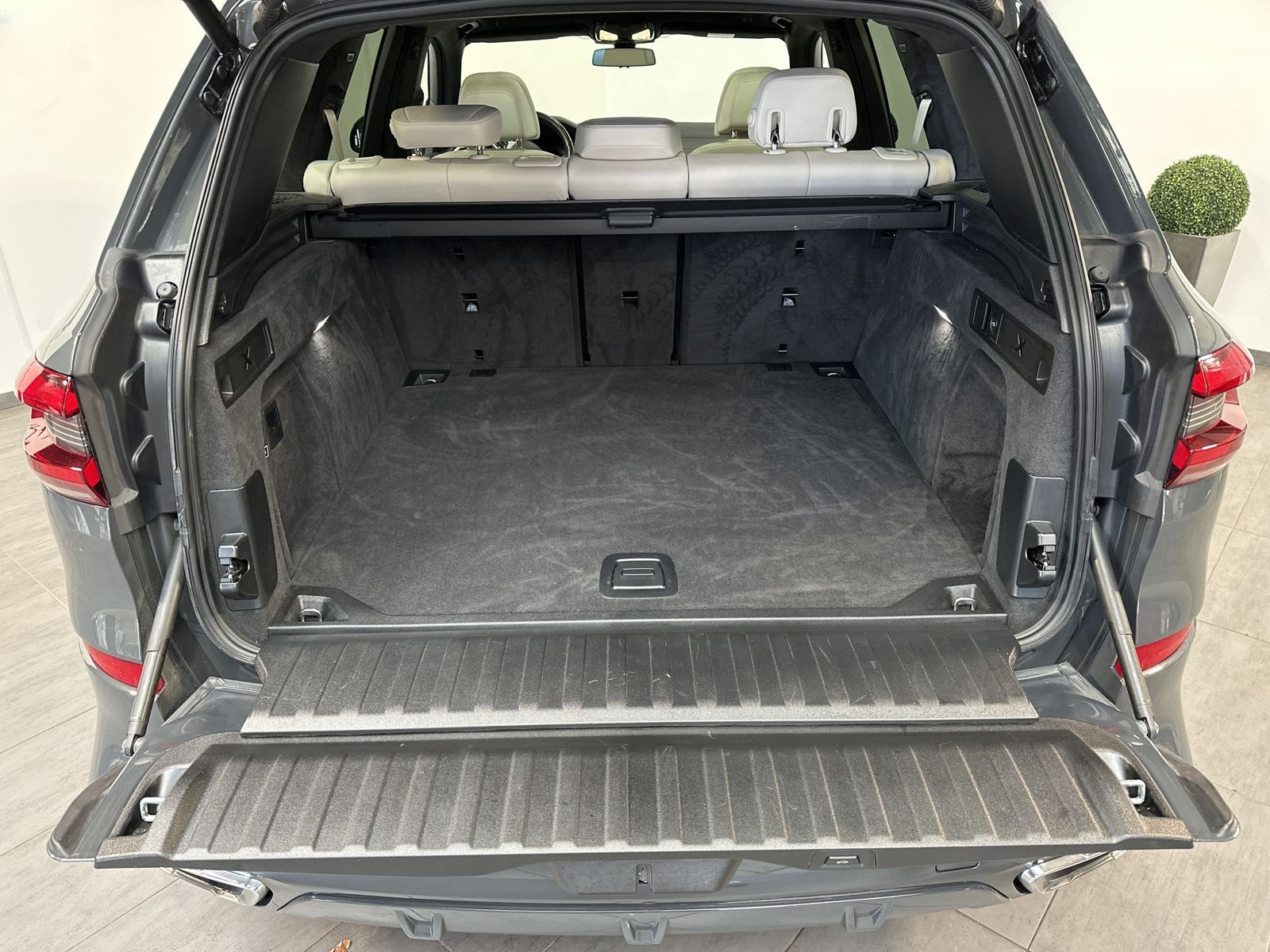 BMW X5 xDrive40d M-Sport NAV+LASER+PANO+AHK+H&K+22ZO foto 6