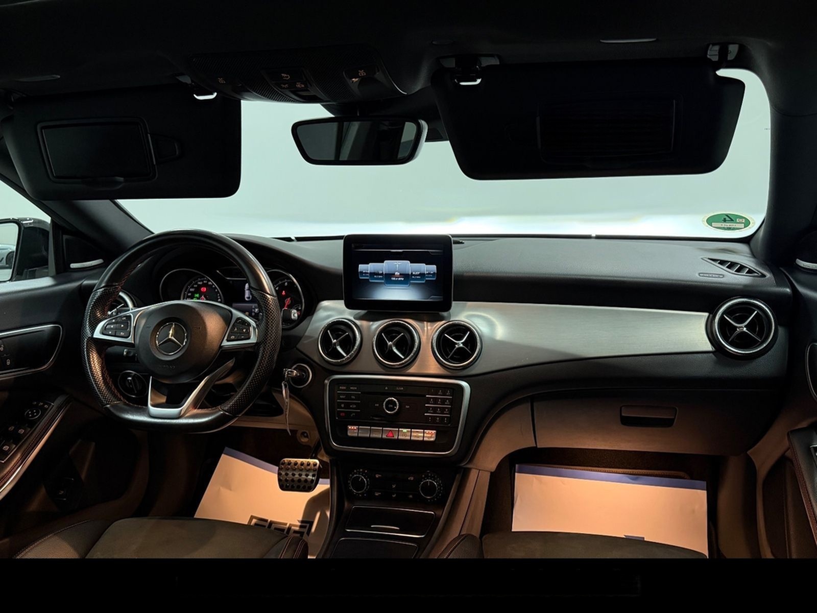 Mercedes-Benz CLA 180 AMG LINE/PANO/HARMAN/KAMERA/SHZ/LED/ foto 2