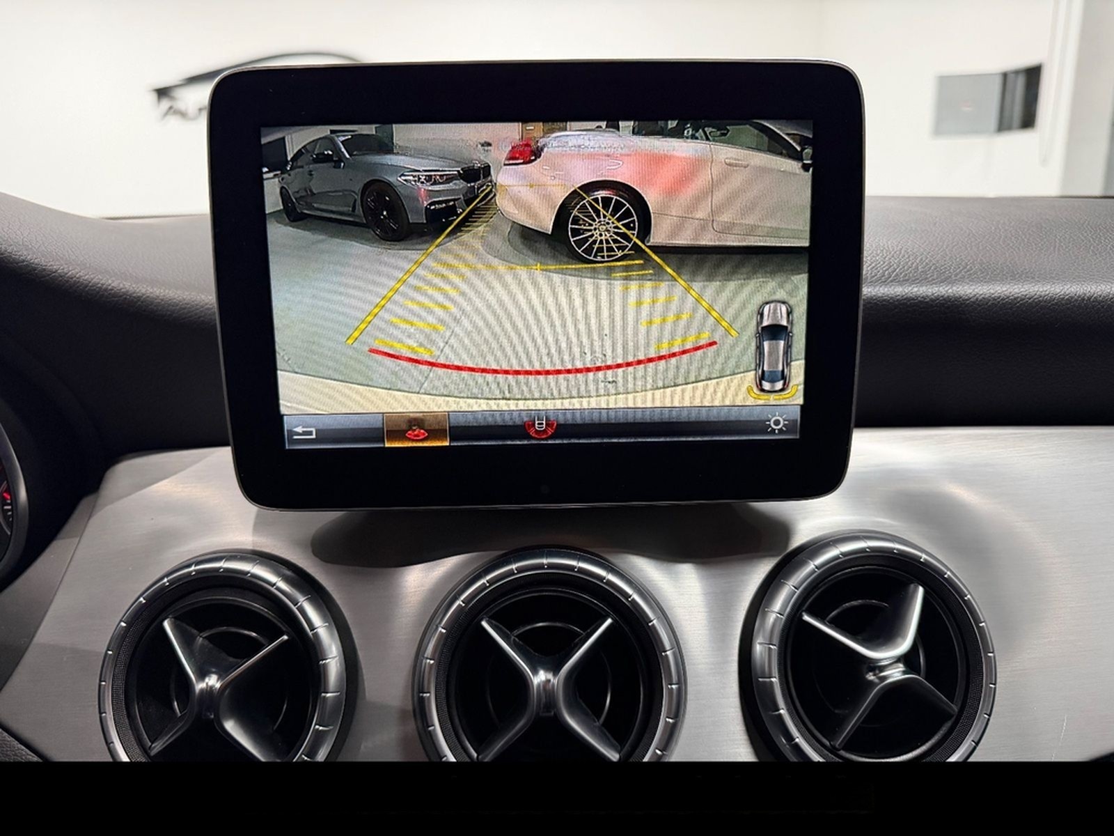 Mercedes-Benz CLA 180 AMG LINE/PANO/HARMAN/KAMERA/SHZ/LED/ foto 17