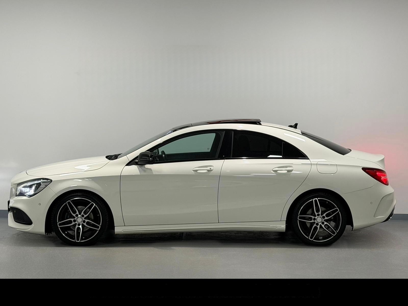 Mercedes-Benz CLA 180 AMG LINE/PANO/HARMAN/KAMERA/SHZ/LED/ foto 6