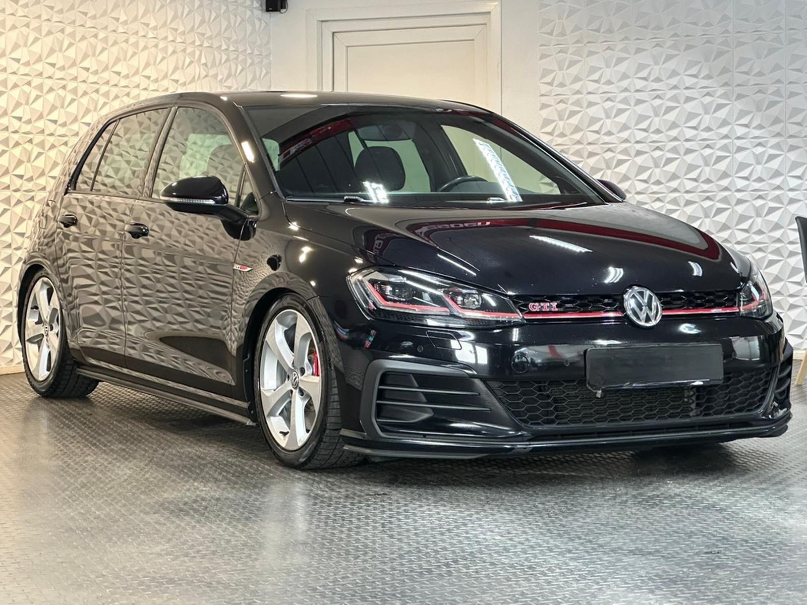 Volkswagen Golf 2.0TSI GTI PERFORMANCE DSG#DYNAUDIO#LED#SHZ foto 2