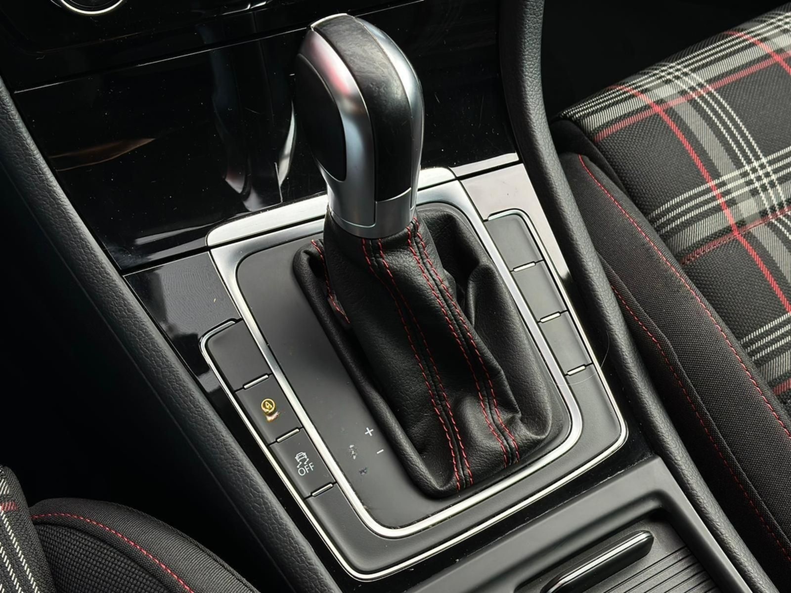 Volkswagen Golf 2.0TSI GTI PERFORMANCE DSG#DYNAUDIO#LED#SHZ foto 15