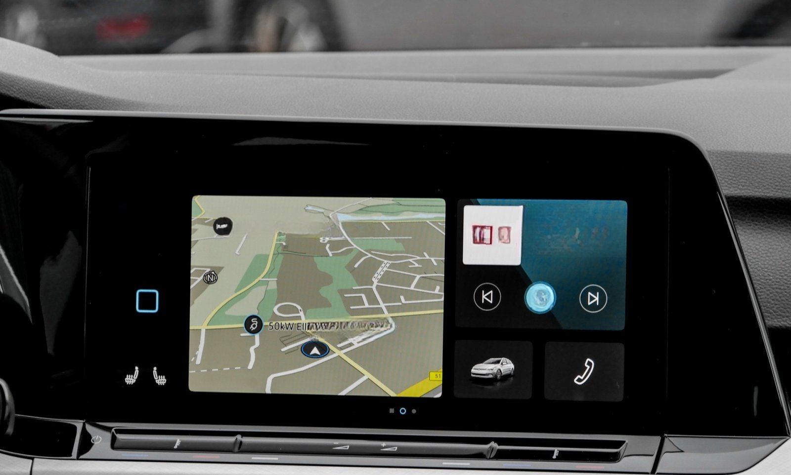 Volkswagen Golf VIII Variant Life 1.0 eTSI DSG Matrix Kamer foto 7