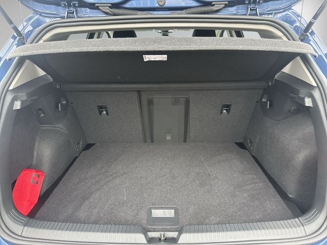 Volkswagen Golf VIII 1.5 eTSI DSG LED+AHK+RFK+ACC+SHZ+APP-C foto 7