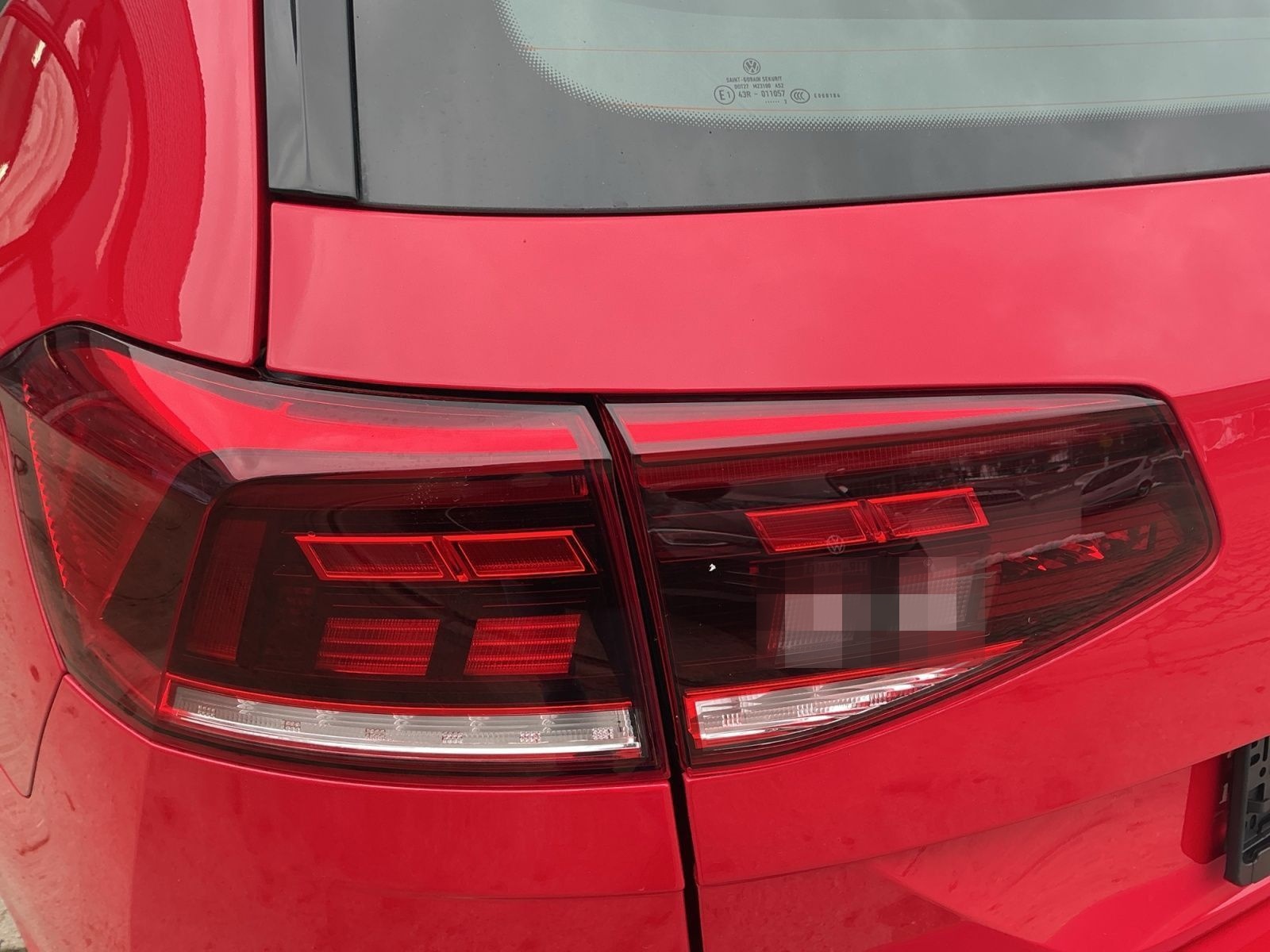 Volkswagen Passat Variant 2.0 TDI DSG BUSINESS LED+NAVI+AHK foto 17