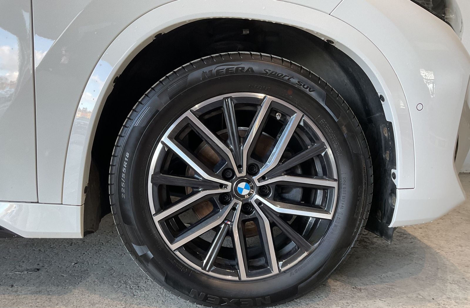 BMW X1 sDrive18d SAV M Sportpaket DAB LED AHK Shz foto 12