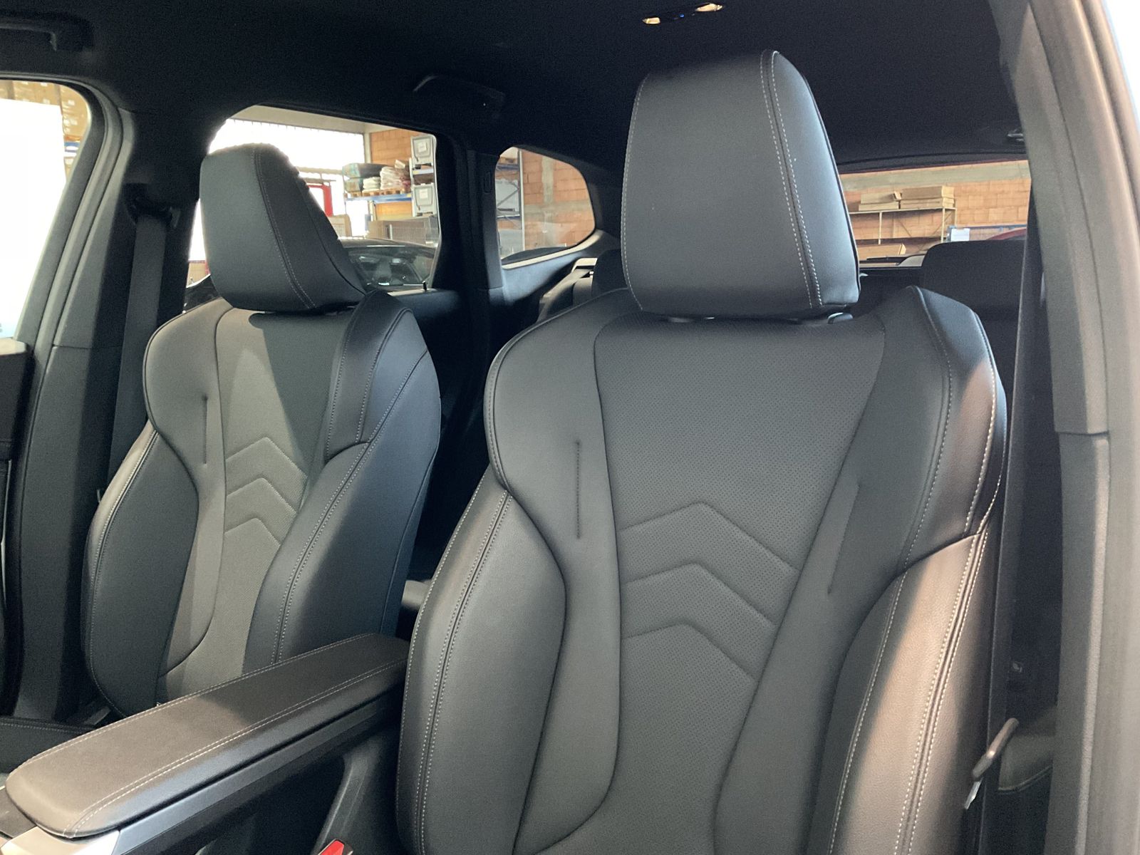 BMW X1 sDrive18d SAV M Sportpaket DAB LED AHK Shz foto 8