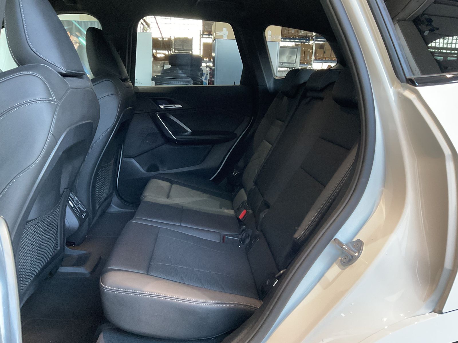 BMW X1 sDrive18d SAV M Sportpaket DAB LED AHK Shz foto 9