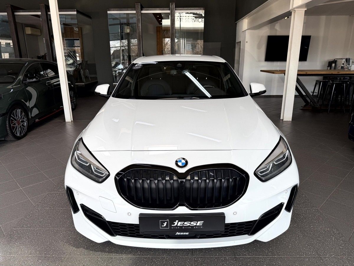 BMW 118 d M Sport LED Live Cockpit Plus Driv.-Ass. A foto 2