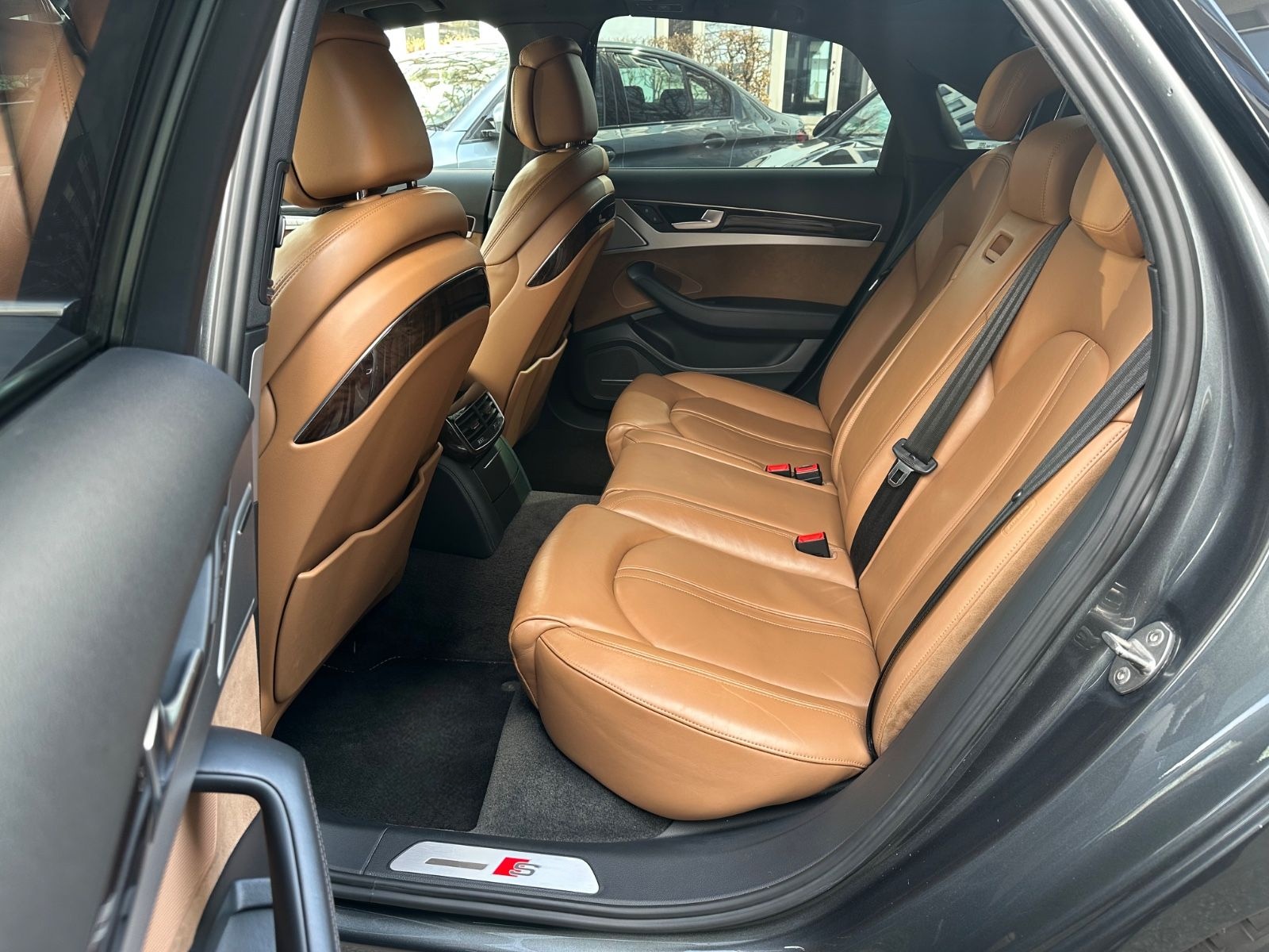 Audi S8 4.0 TFSI quattro foto 14