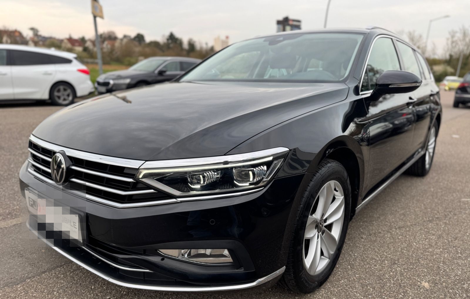 Volkswagen Passat 2.0 TDI Variant Elegance Navi LED ACC 1.H foto 2