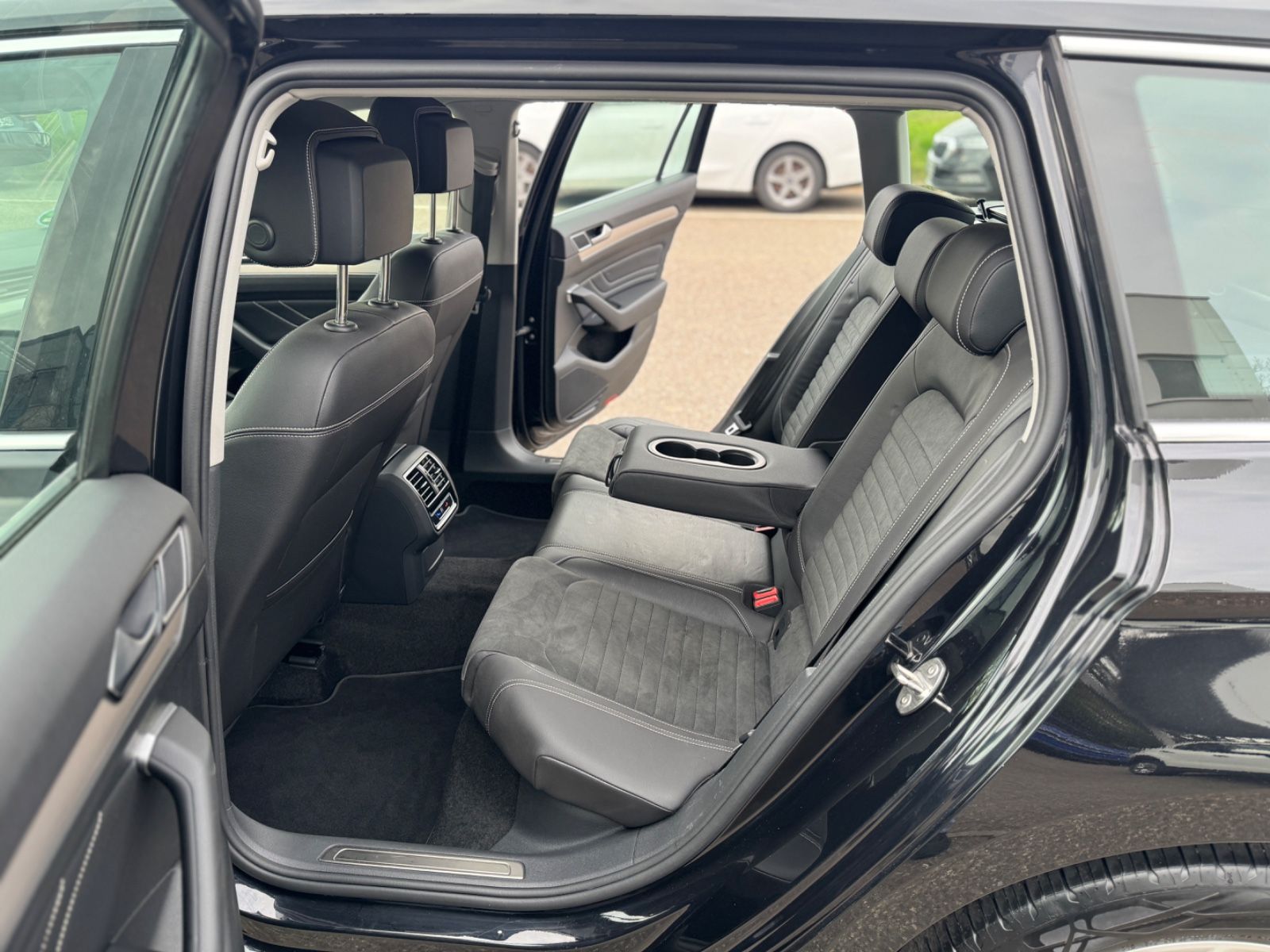 Volkswagen Passat 2.0 TDI Variant Elegance Navi LED ACC 1.H foto 13