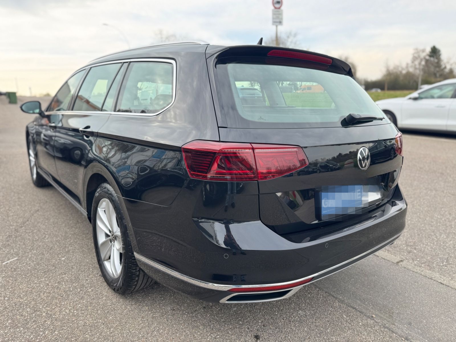 Volkswagen Passat 2.0 TDI Variant Elegance Navi LED ACC 1.H foto 4