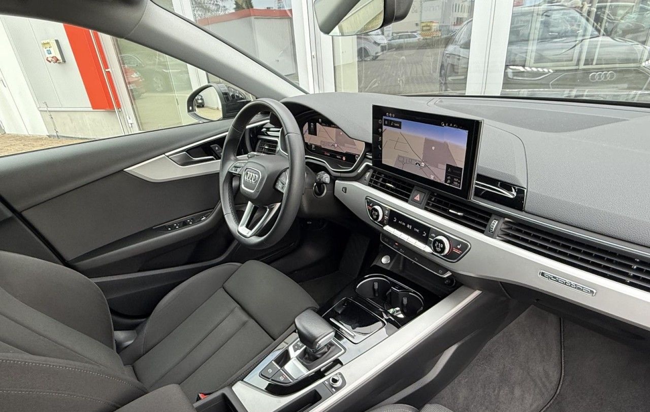 Audi A4 Avant S line 40 TFSI quattro S-tronic MATRIX foto 9