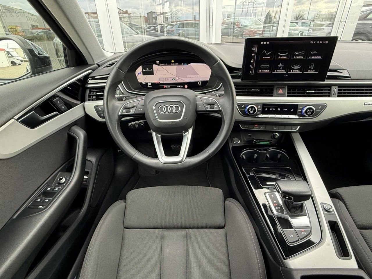Audi A4 Avant S line 40 TFSI quattro S-tronic MATRIX foto 10