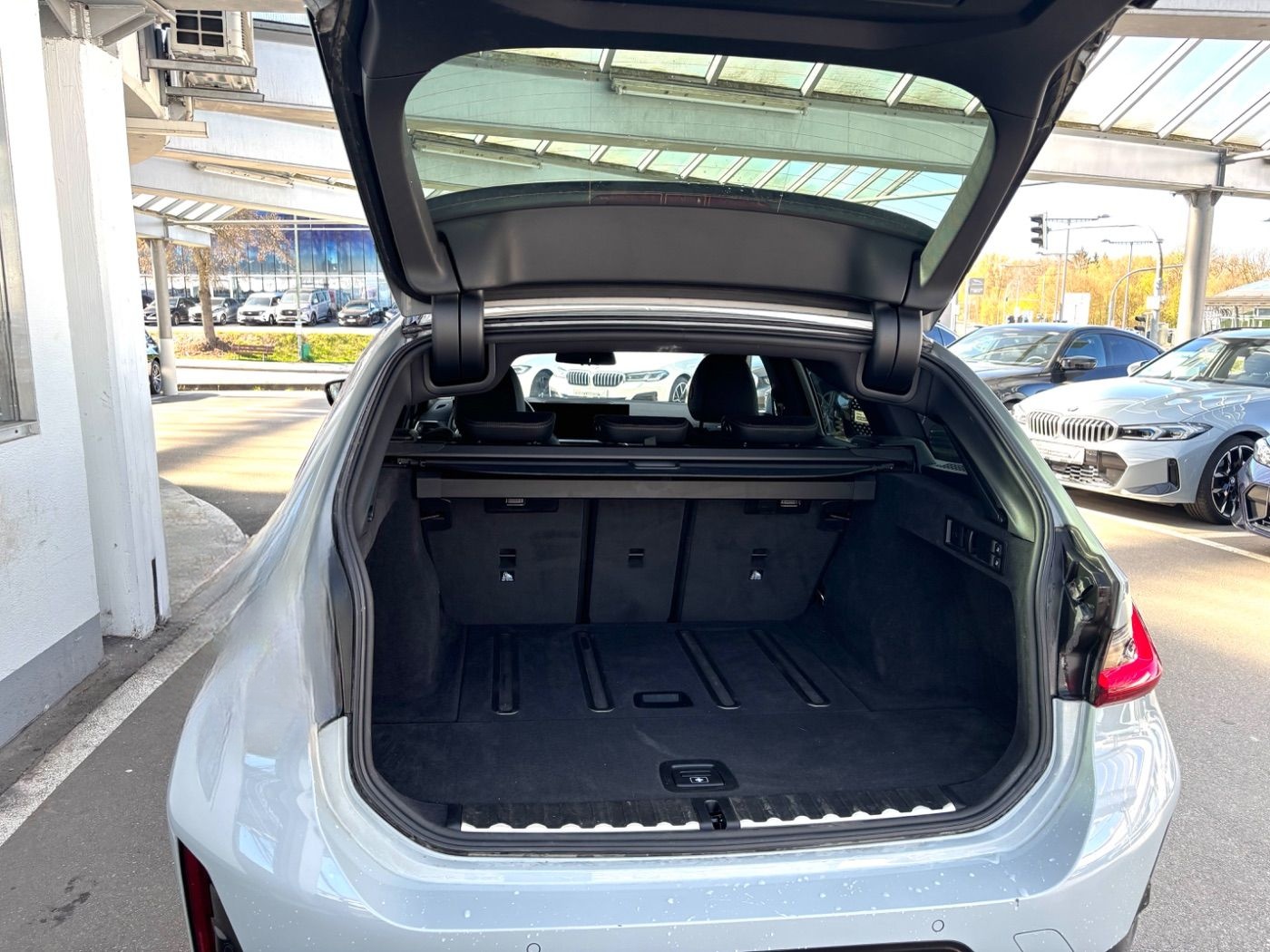 BMW 320d xDrive Tour. M-Sportpaket GARANTIE-08/2029 foto 5