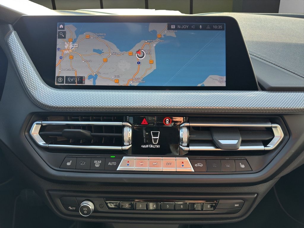 BMW 118i Lim. SPORTLINE LED NAVI PDC SHZ W-LAN 17" foto 13
