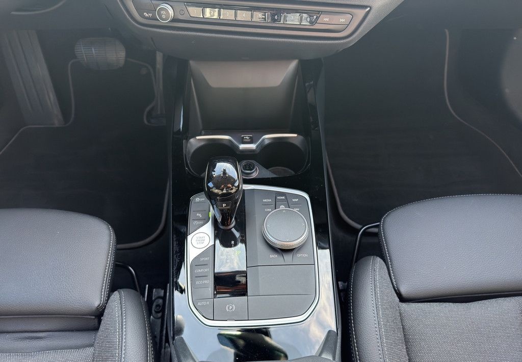 BMW 118i Lim. SPORTLINE LED NAVI PDC SHZ W-LAN 17" foto 14