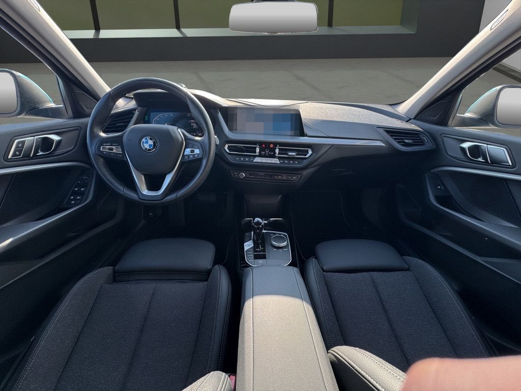 BMW 118i Lim. SPORTLINE LED NAVI PDC SHZ W-LAN 17" foto 10