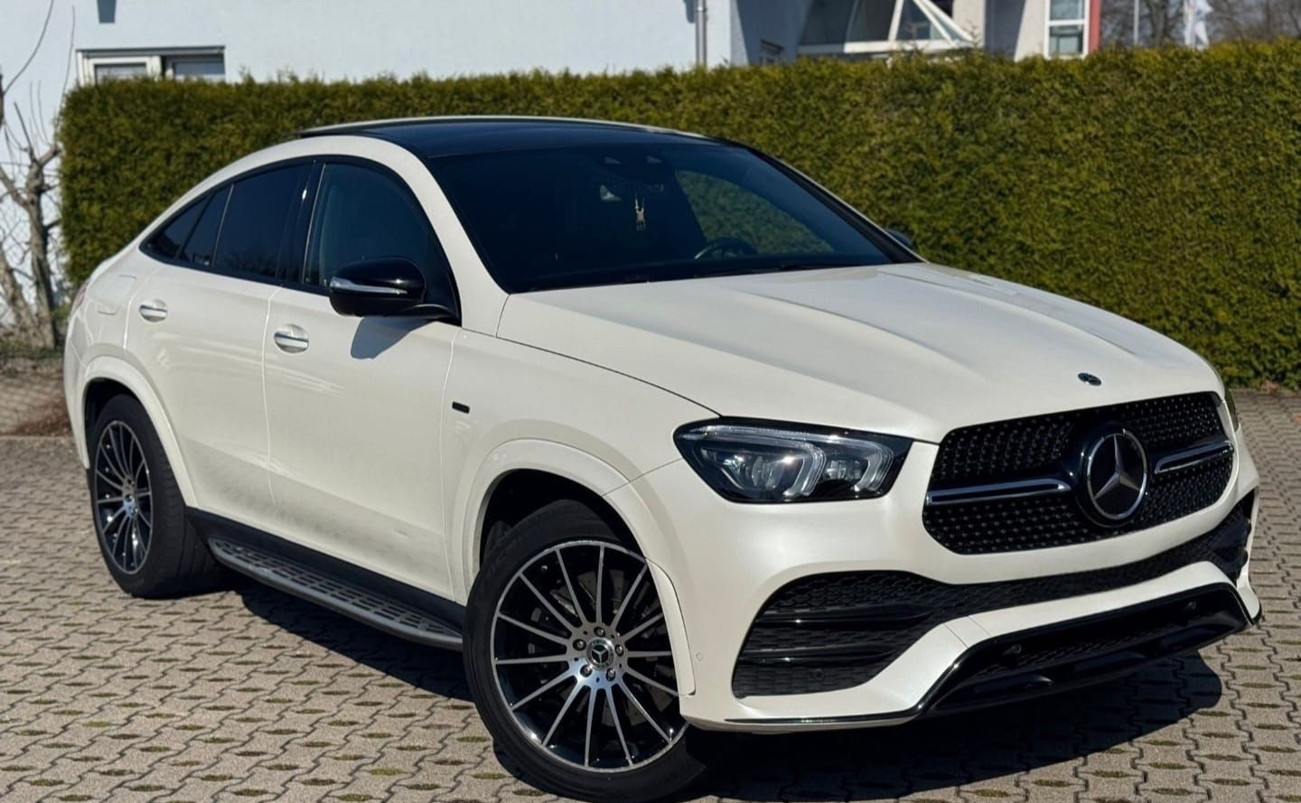 Mercedes-Benz GLE 350 de 4Matic Coupe AMG Line foto 2