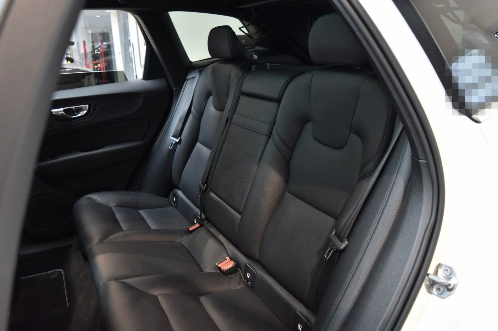 Volvo XC60 D5 AWD~R Design~Leder~Business~I-safe~21" foto 18