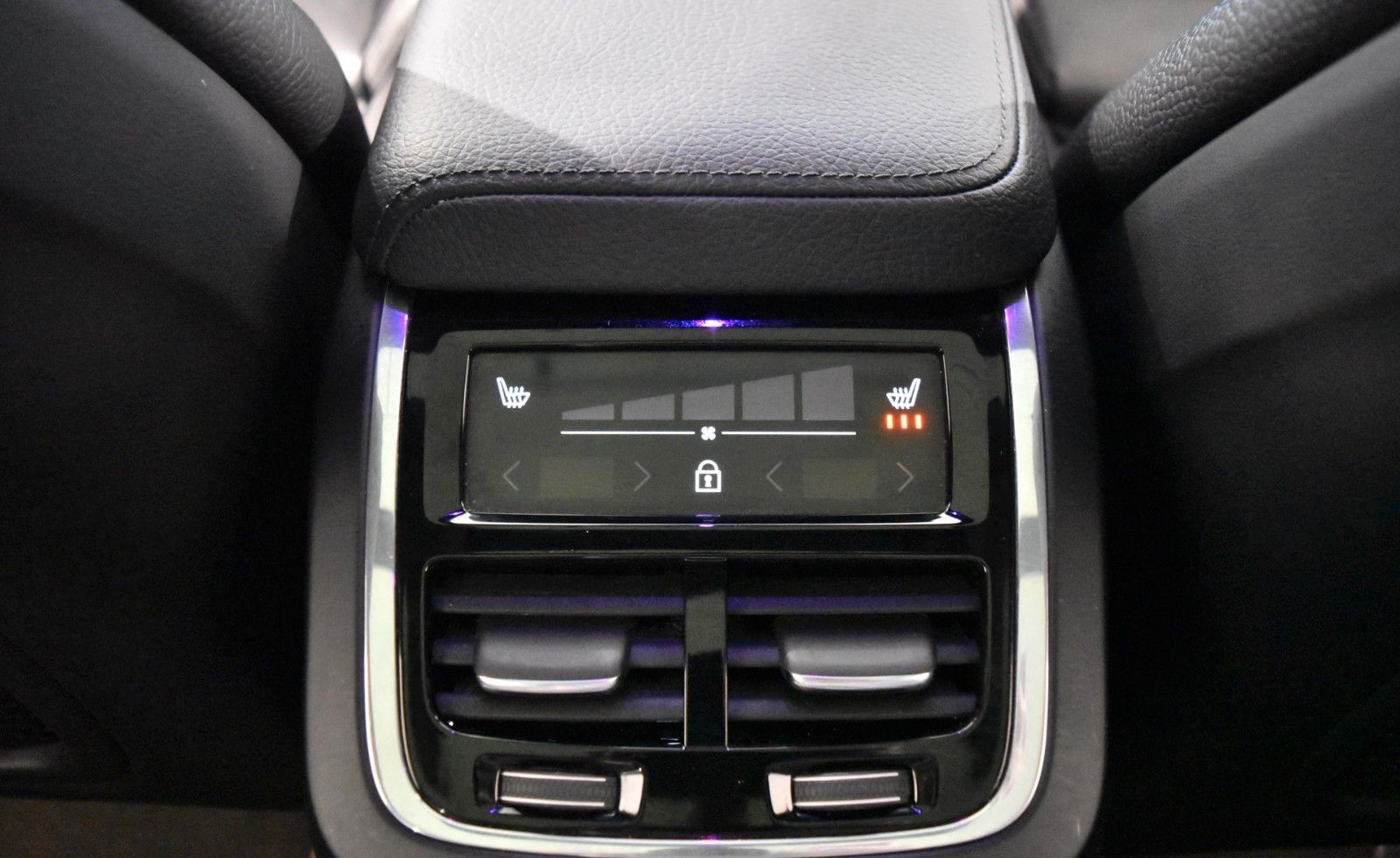 Volvo XC60 D5 AWD~R Design~Leder~Business~I-safe~21" foto 20