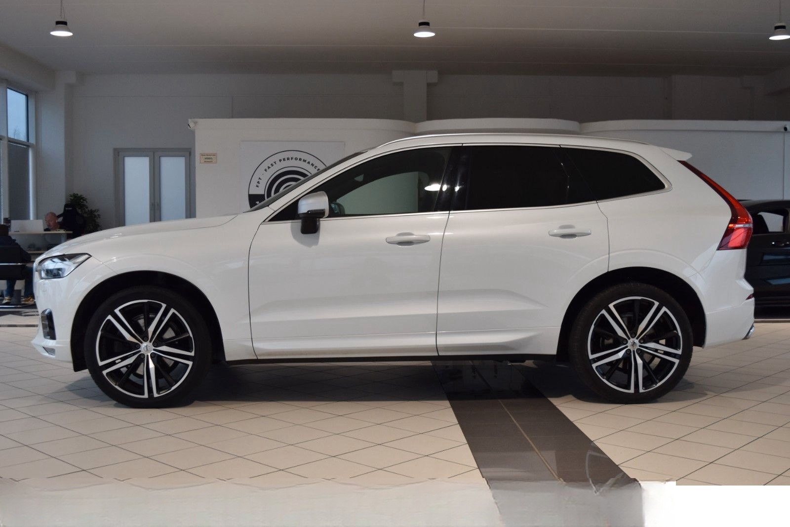 Volvo XC60 D5 AWD~R Design~Leder~Business~I-safe~21" foto 5