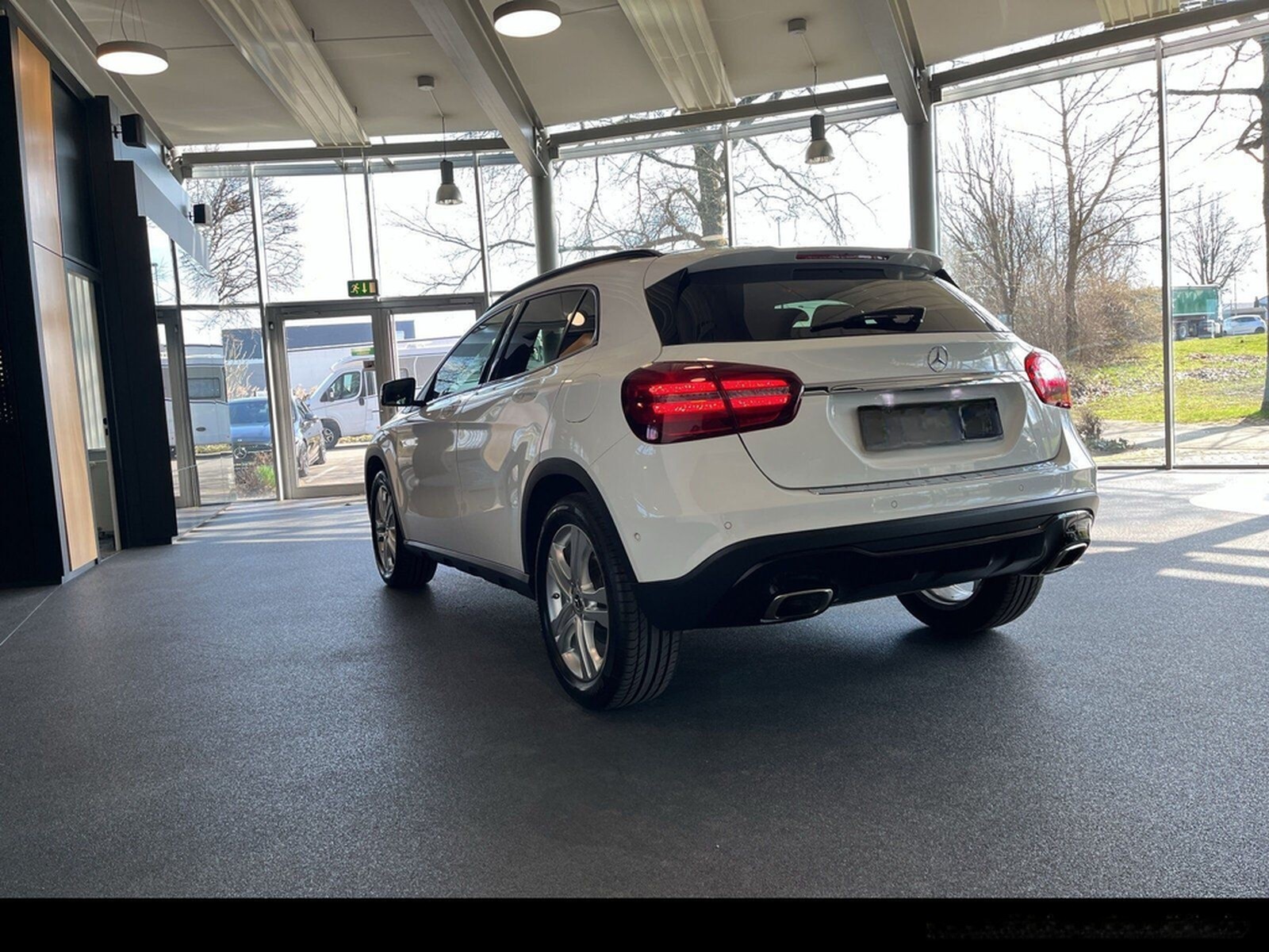 Mercedes-Benz GLA 200 SUV Urban LED/PANO/PTS/RFK/Night/Navi/ foto 12