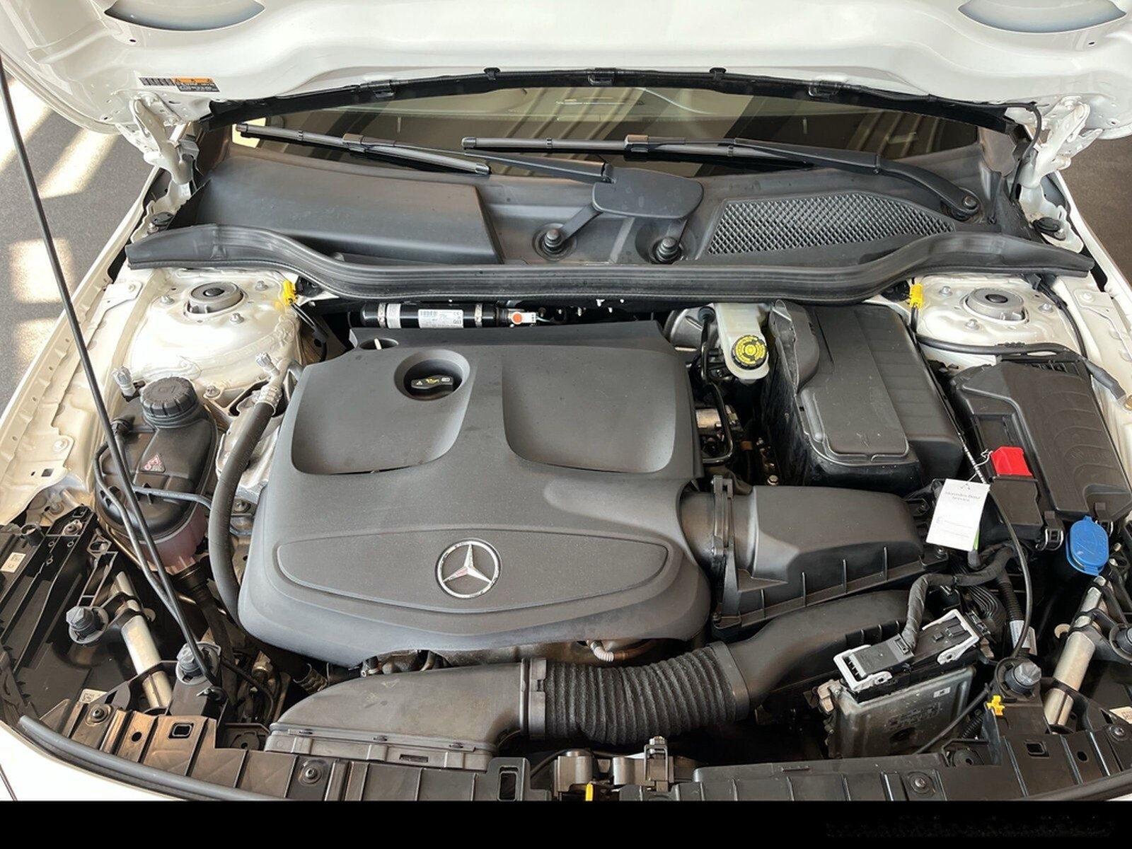 Mercedes-Benz GLA 200 SUV Urban LED/PANO/PTS/RFK/Night/Navi/ foto 18