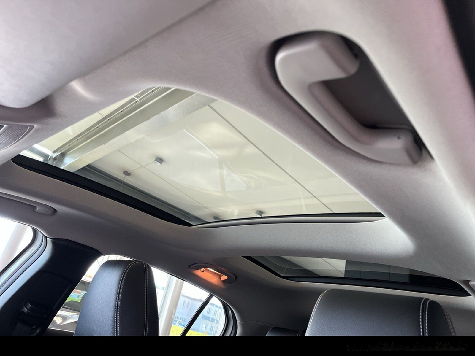 Mercedes-Benz GLA 200 SUV Urban LED/PANO/PTS/RFK/Night/Navi/ foto 20