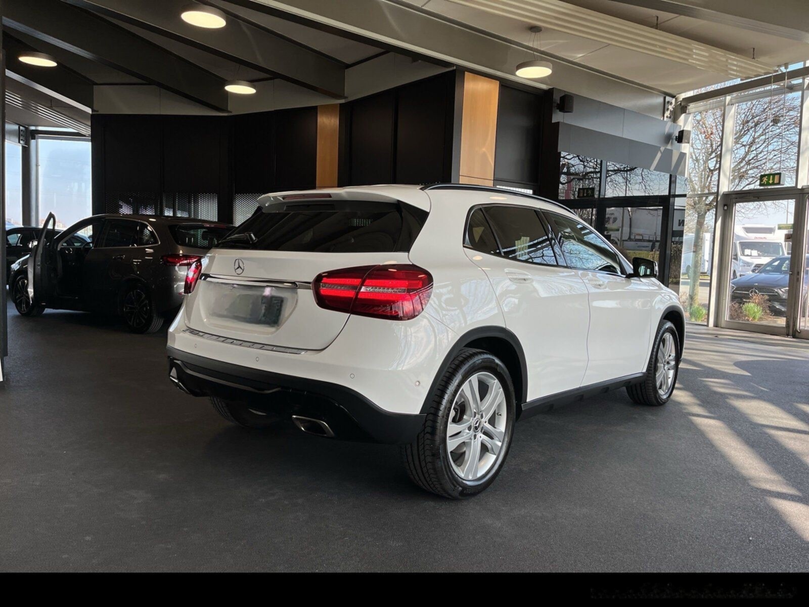 Mercedes-Benz GLA 200 SUV Urban LED/PANO/PTS/RFK/Night/Navi/ foto 10