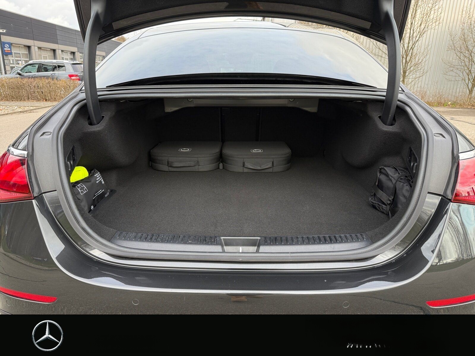 Mercedes-Benz E 300 de AMG +SUPERSCREEN+360°+Memory+DigiL++ foto 16