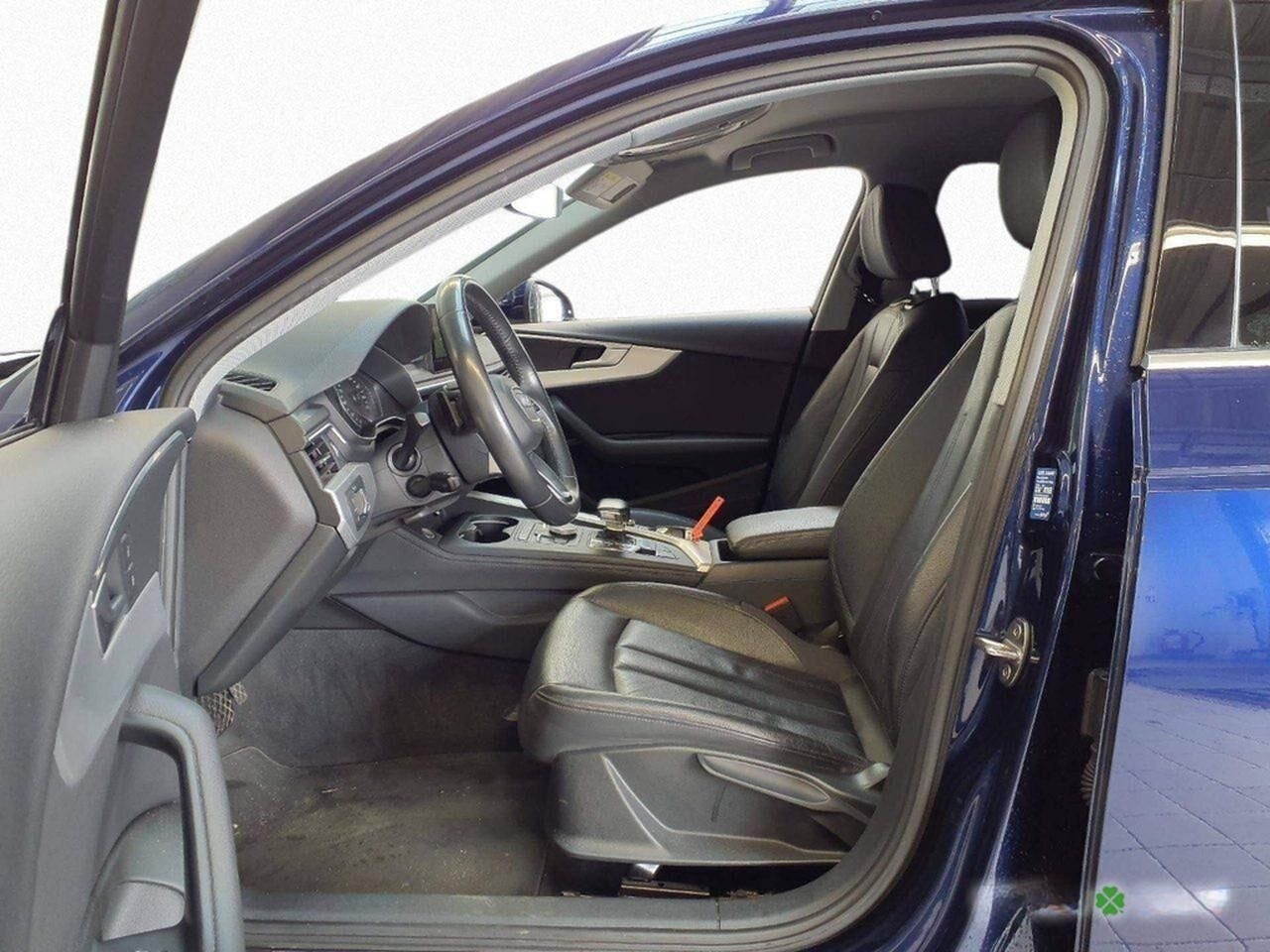 Audi A4 Limousine S line 40 TFSI S tronic LED Keyless foto 4