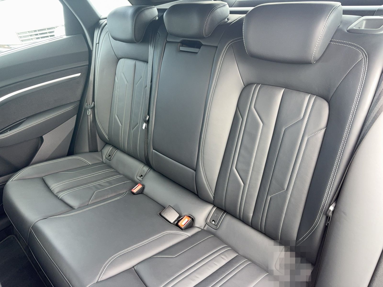 Audi e-tron S line quattro Kamera/Matrix/AHK/StHz/360 foto 13