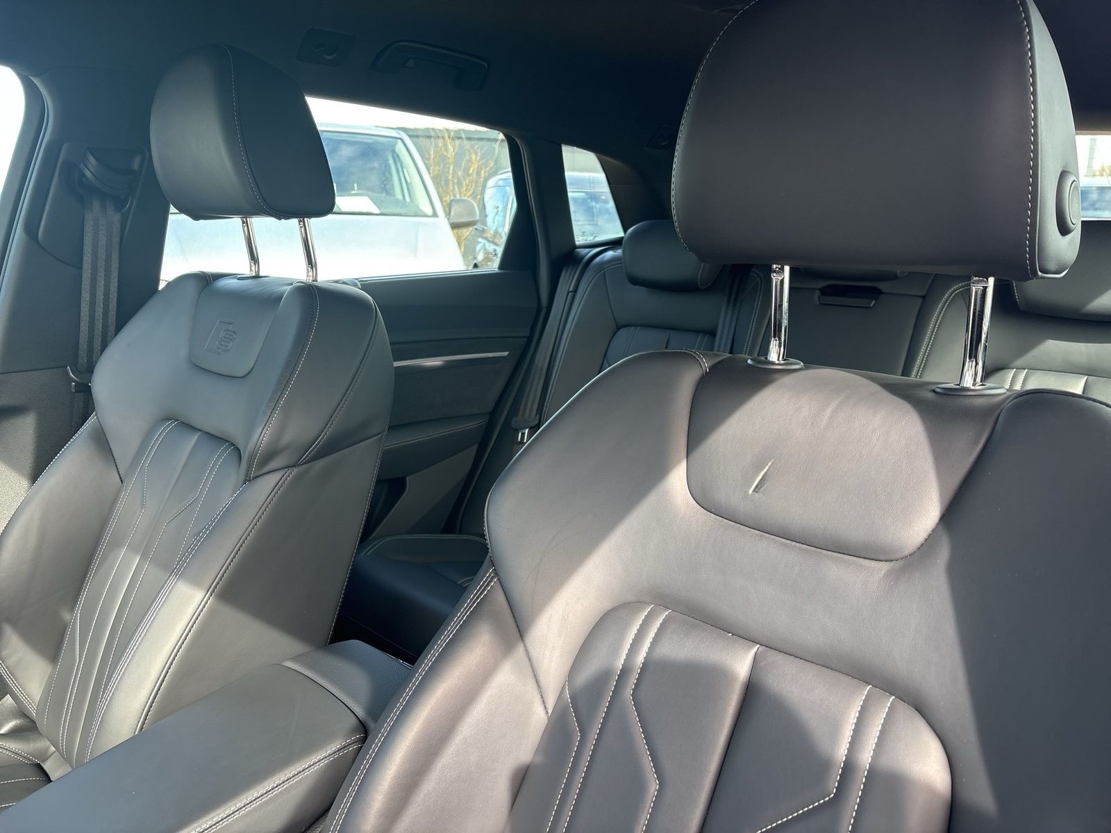 Audi e-tron S line quattro Kamera/Matrix/AHK/StHz/360 foto 14