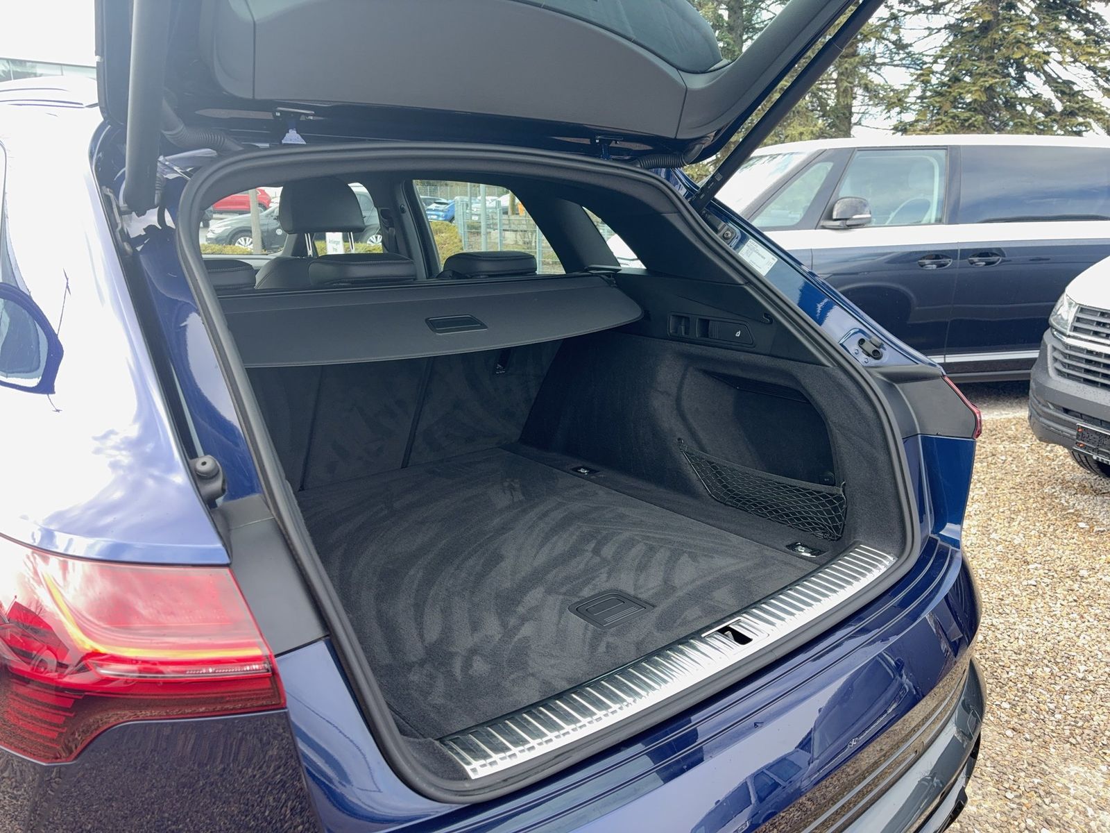 Audi e-tron S line quattro Kamera/Matrix/AHK/StHz/360 foto 18