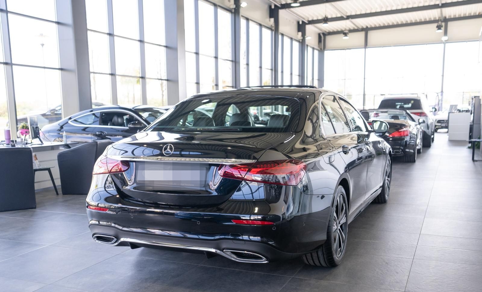 Mercedes-Benz E 300 9G-TRONIC *AMG*SCHIEBEDACH*BURM*1.HD*RFK* foto 6