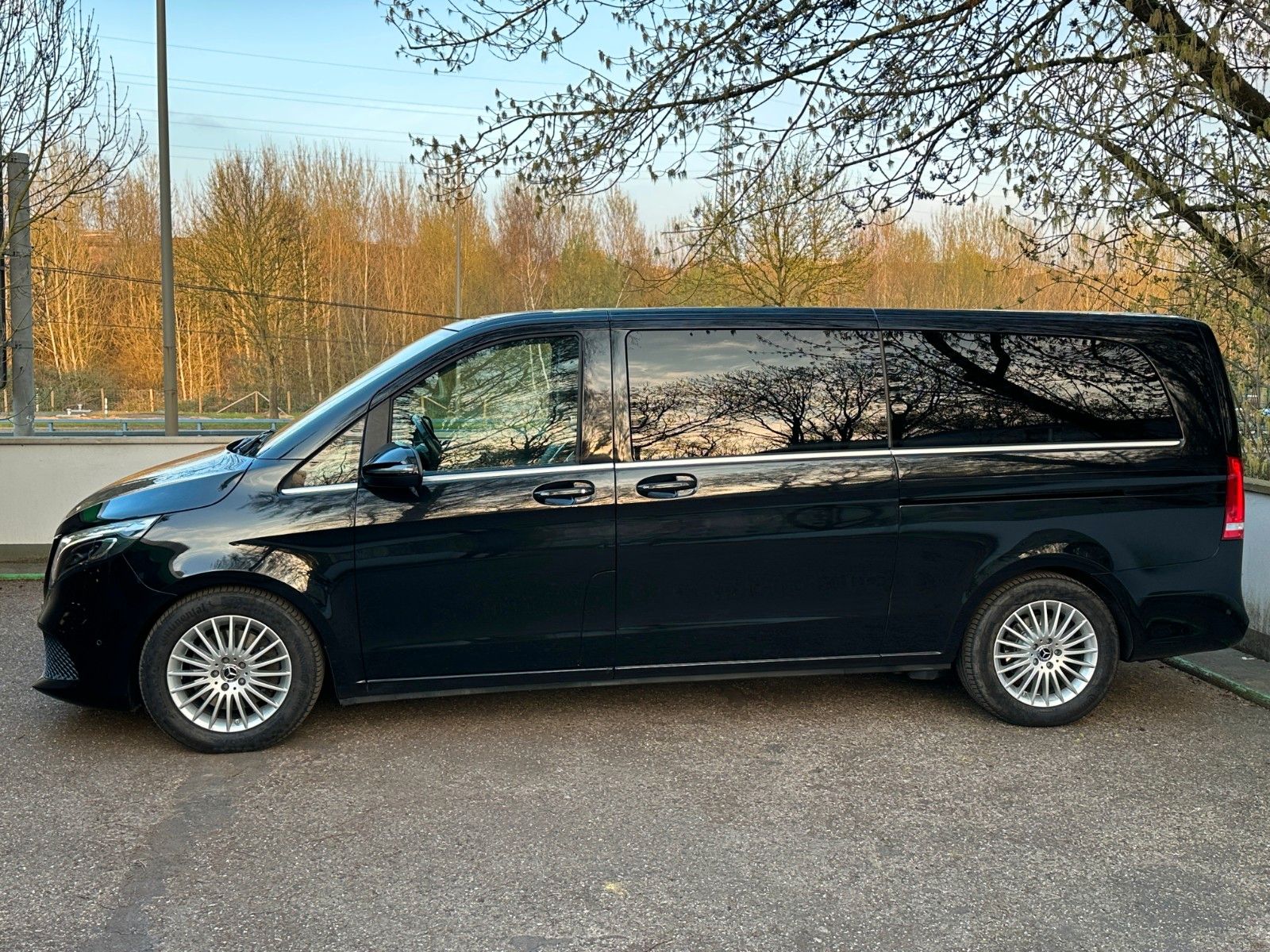 Mercedes-Benz V 250d Avantgarde extralang *8-Sitzer*E-Tür*MBUX foto 6