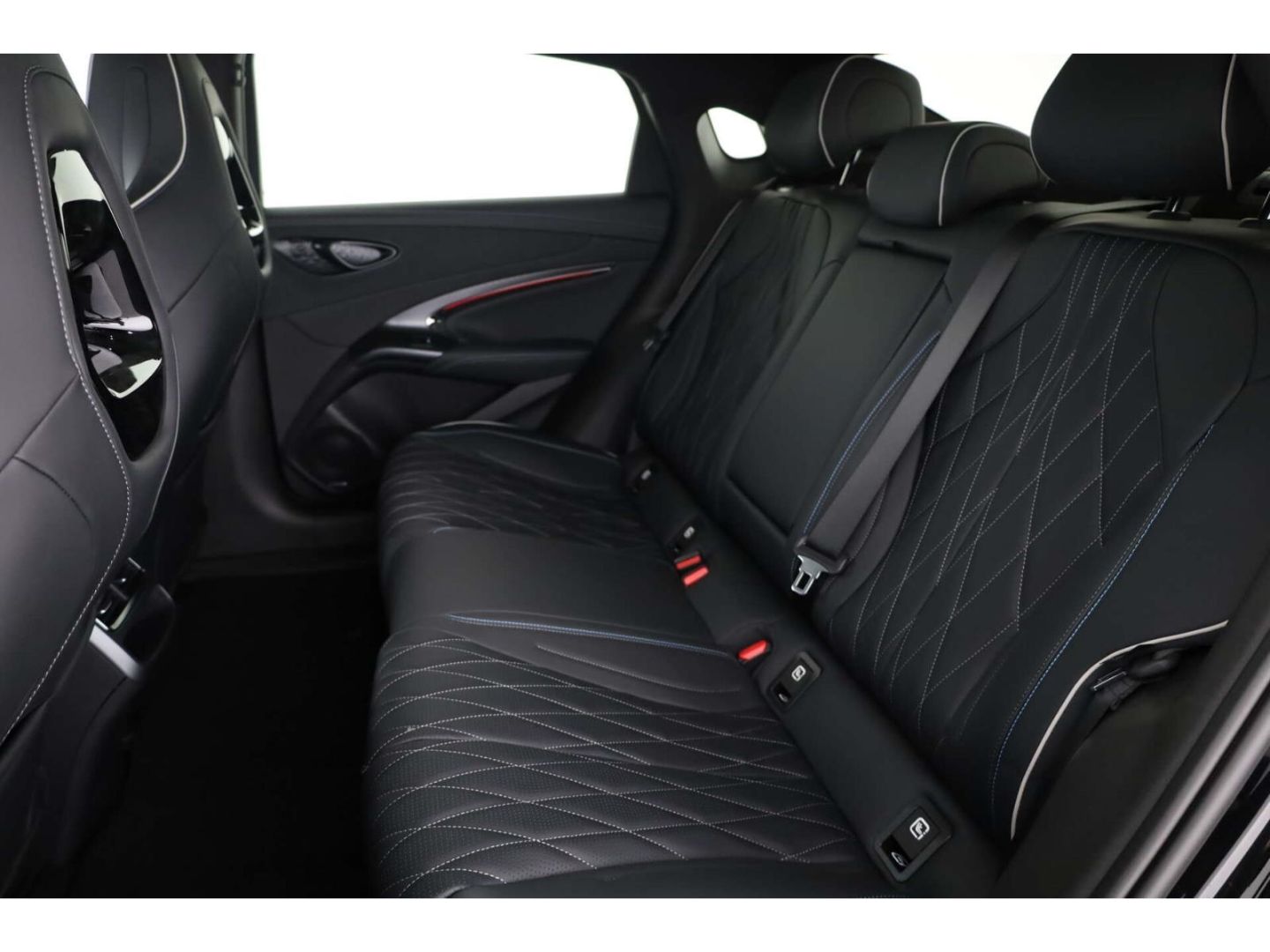 BYD Seal Excellence AWD LP: 55.899,-  Pano/ HUD/ 360 foto 11