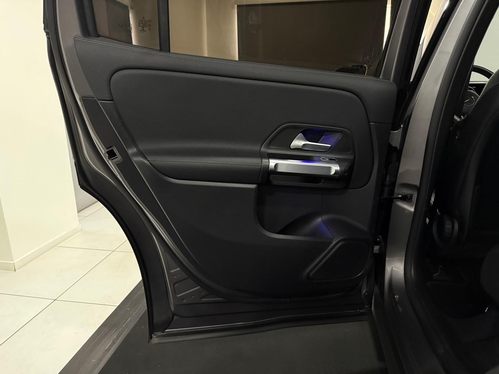 Mercedes-Benz EQB 300 4M Progressive *PANO*7-SITZER*KAM*AMBI* foto 17