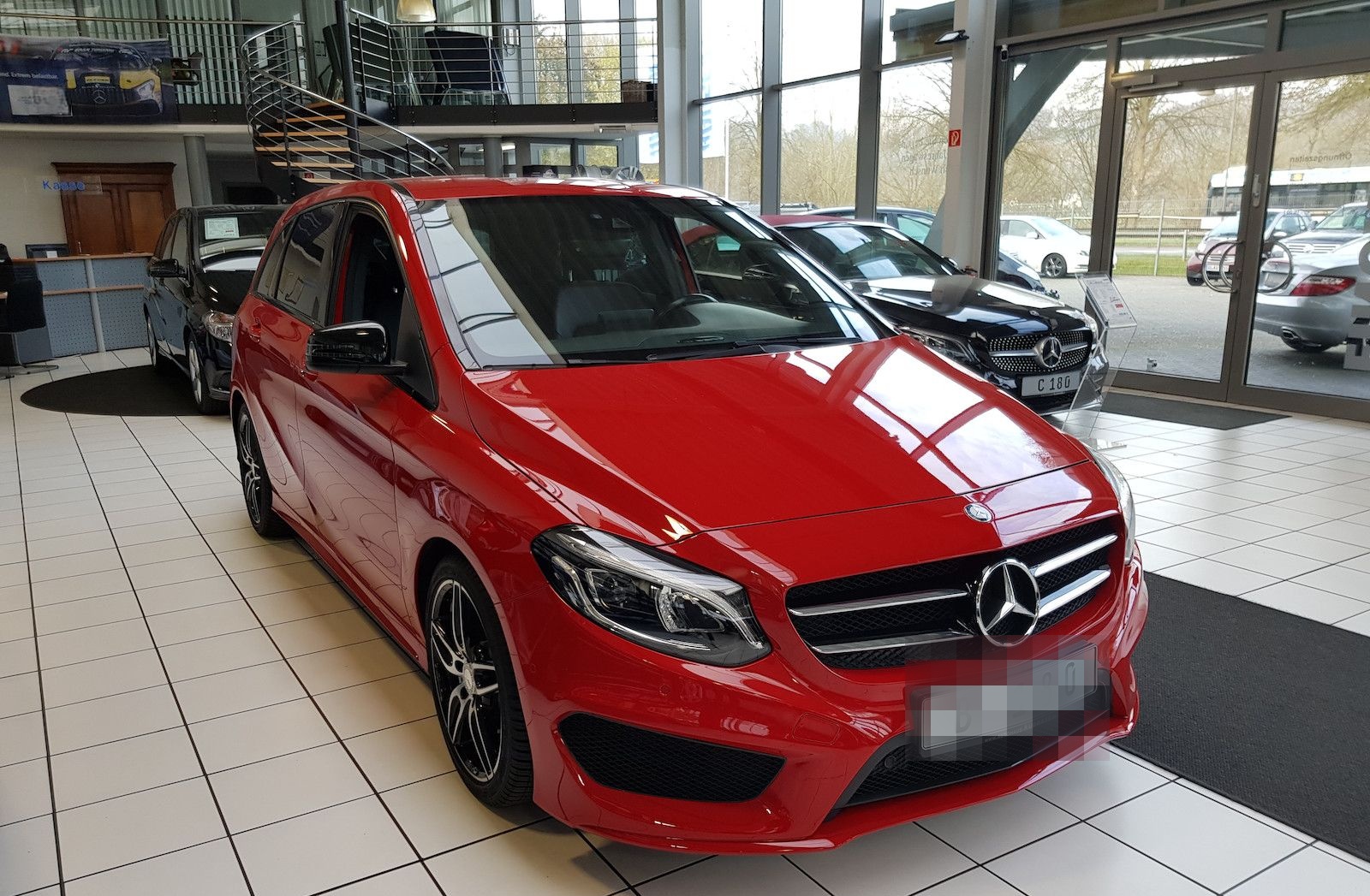 Mercedes-Benz B 180 AMG LED KAMERA AHK NIGHT AUT SHZ SPIEGEL foto 2