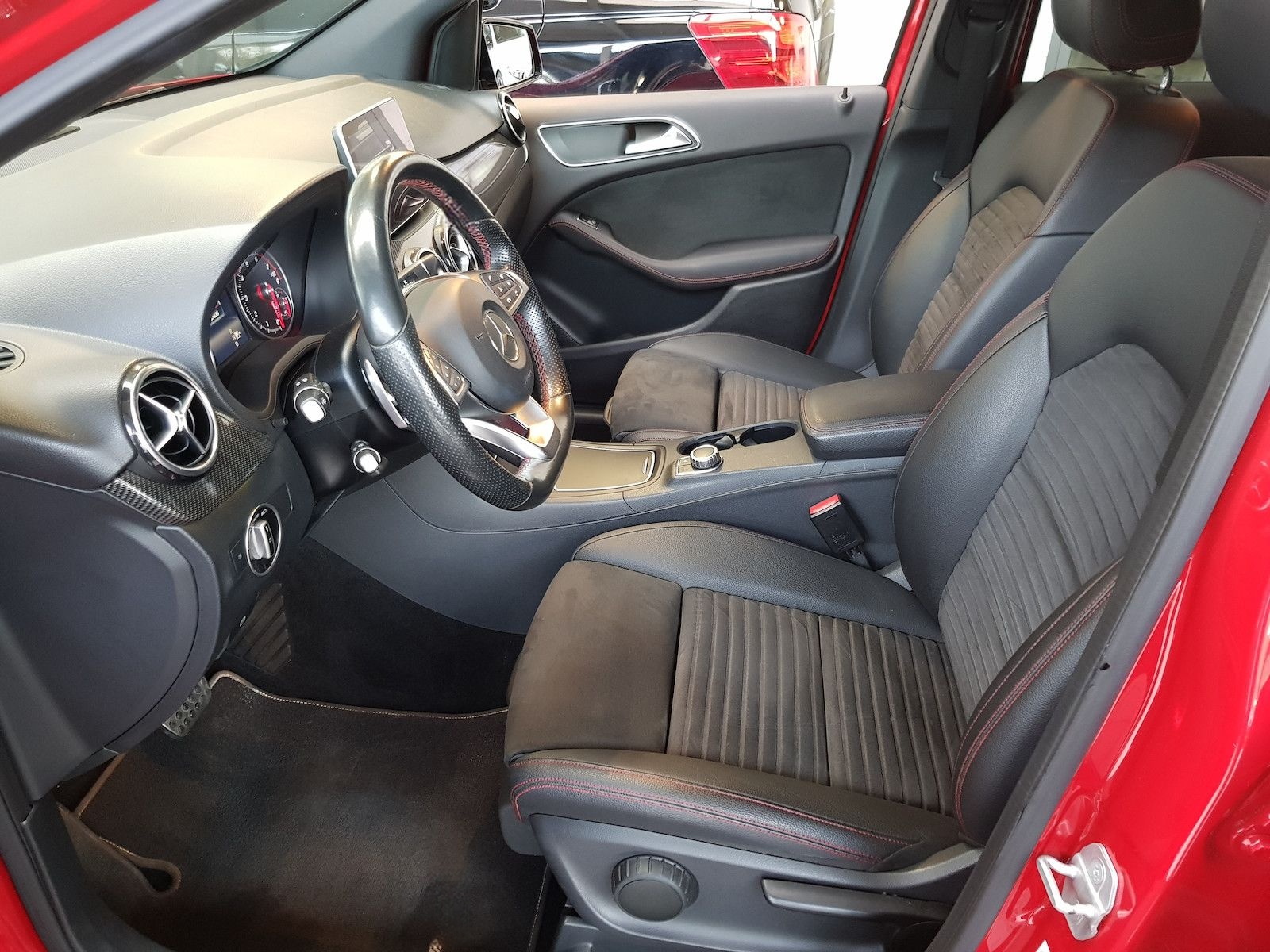 Mercedes-Benz B 180 AMG LED KAMERA AHK NIGHT AUT SHZ SPIEGEL foto 7